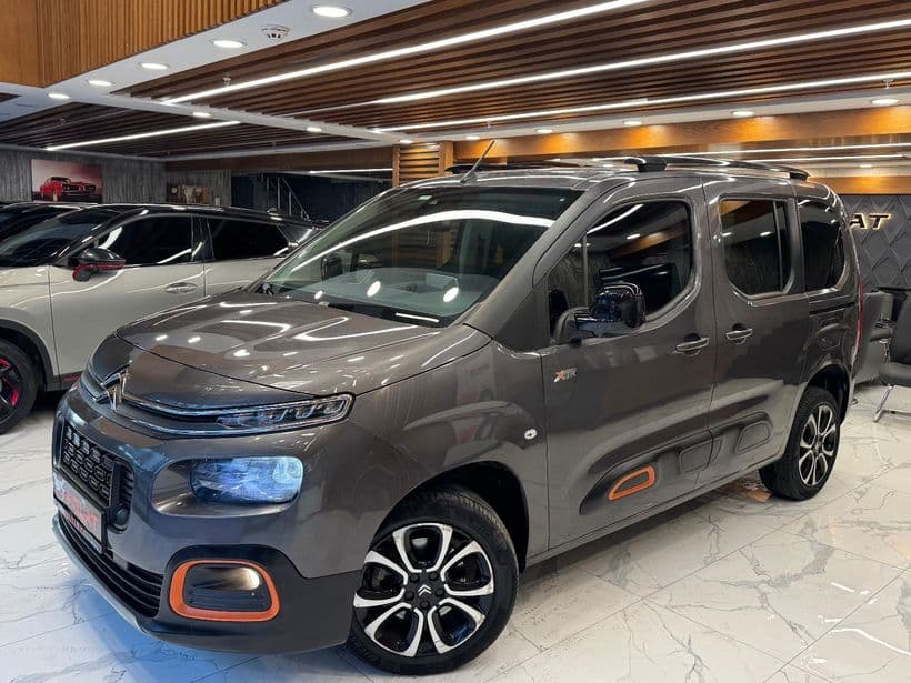 Citroen Berlingo Kombi 1.5 BlueHDI Shine Bold EAT8, fotoğraf 9